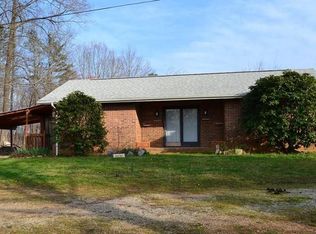 853 Saunders Ln, Green Bay, VA