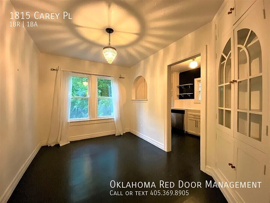 1 Bedroom in the Plaza District! — Photo 4