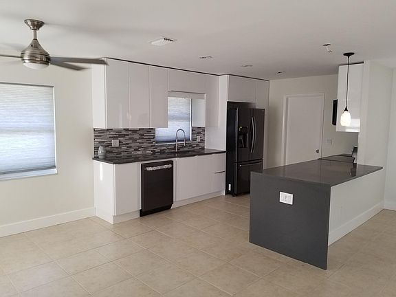 4th image of 3330 SE Monte Vista St
