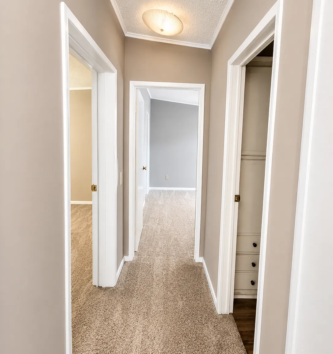 3 bed, 1296 sqft, $1,900 — Photo 4