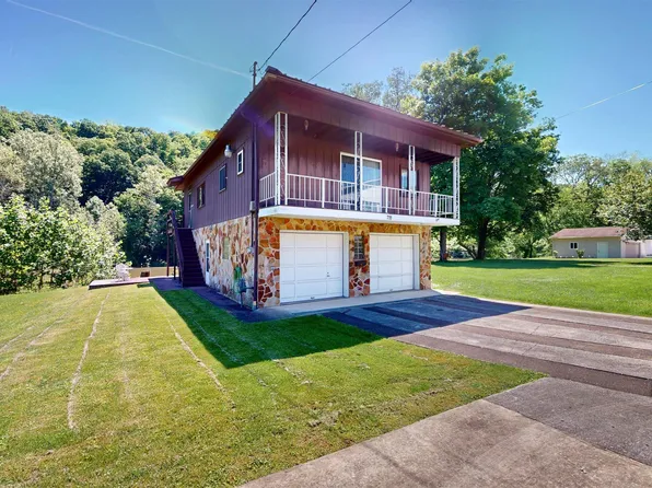 711 Maple Ave, Grafton, WV 26354
