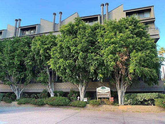 2nd image of 13331 Moorpark St APT 351
