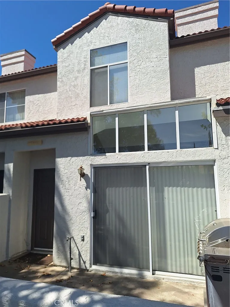 3 bed, 2.5 bath, 1155 sqft, $2,750 — Photo 4