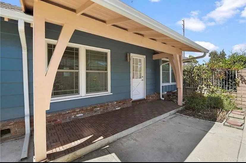 6020 Coldwater Canyon Ave — Photo 3