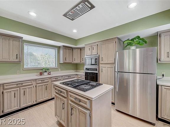 5th image of 2885 Duneville St