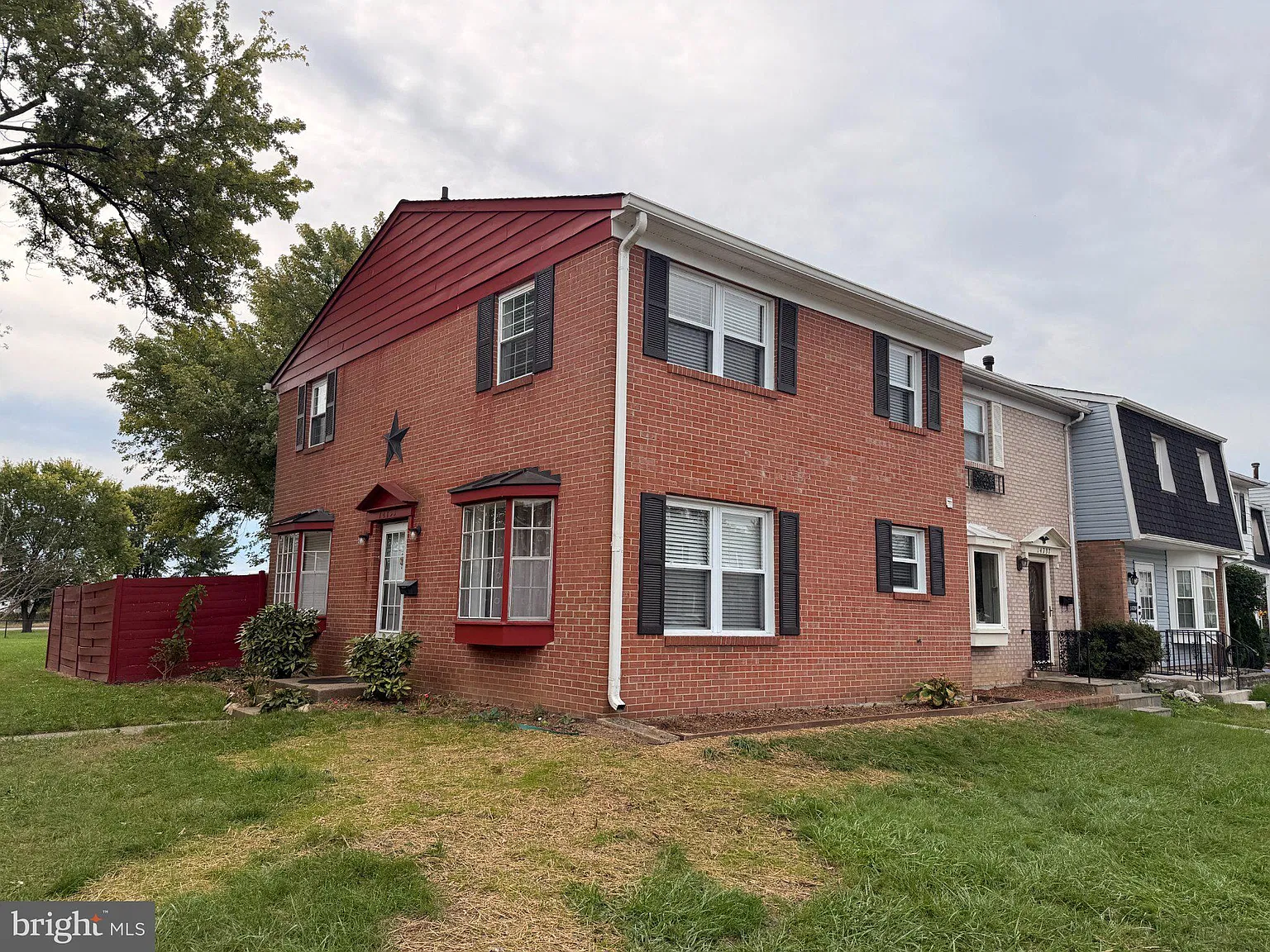 3 bed, 2.5 bath, 1452 sqft, $2,100 — Photo 1