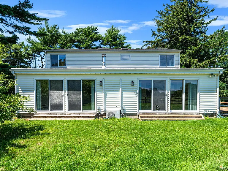 1394 Main Rd — Photo 25
