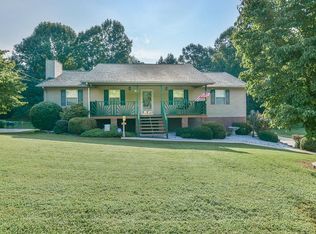 2425 Old Lewis Rd, Johnson City, TN 37601