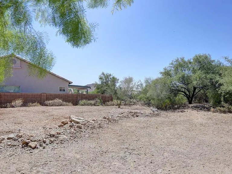 108 N Champagne Pl — Photo 26
