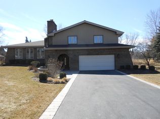 25W115 Laredo Trl, Bloomingdale, IL 60108