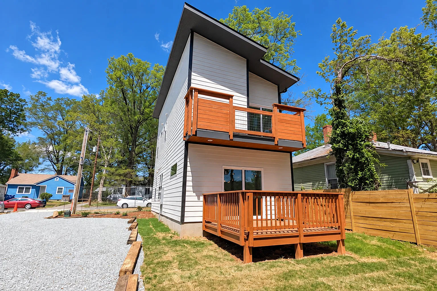 3 bed, 2.5 bath, 1250 sqft, $2,050 — Photo 3