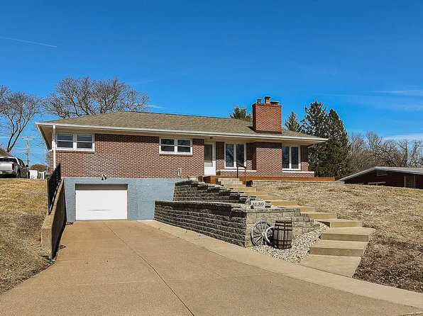 1630 Fox Dr, Dubuque, IA 52003