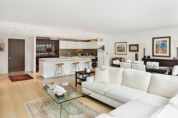 Rented by Douglas Elliman | media 19