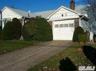 1642 N Central Ave, Valley Stream, NY 11580