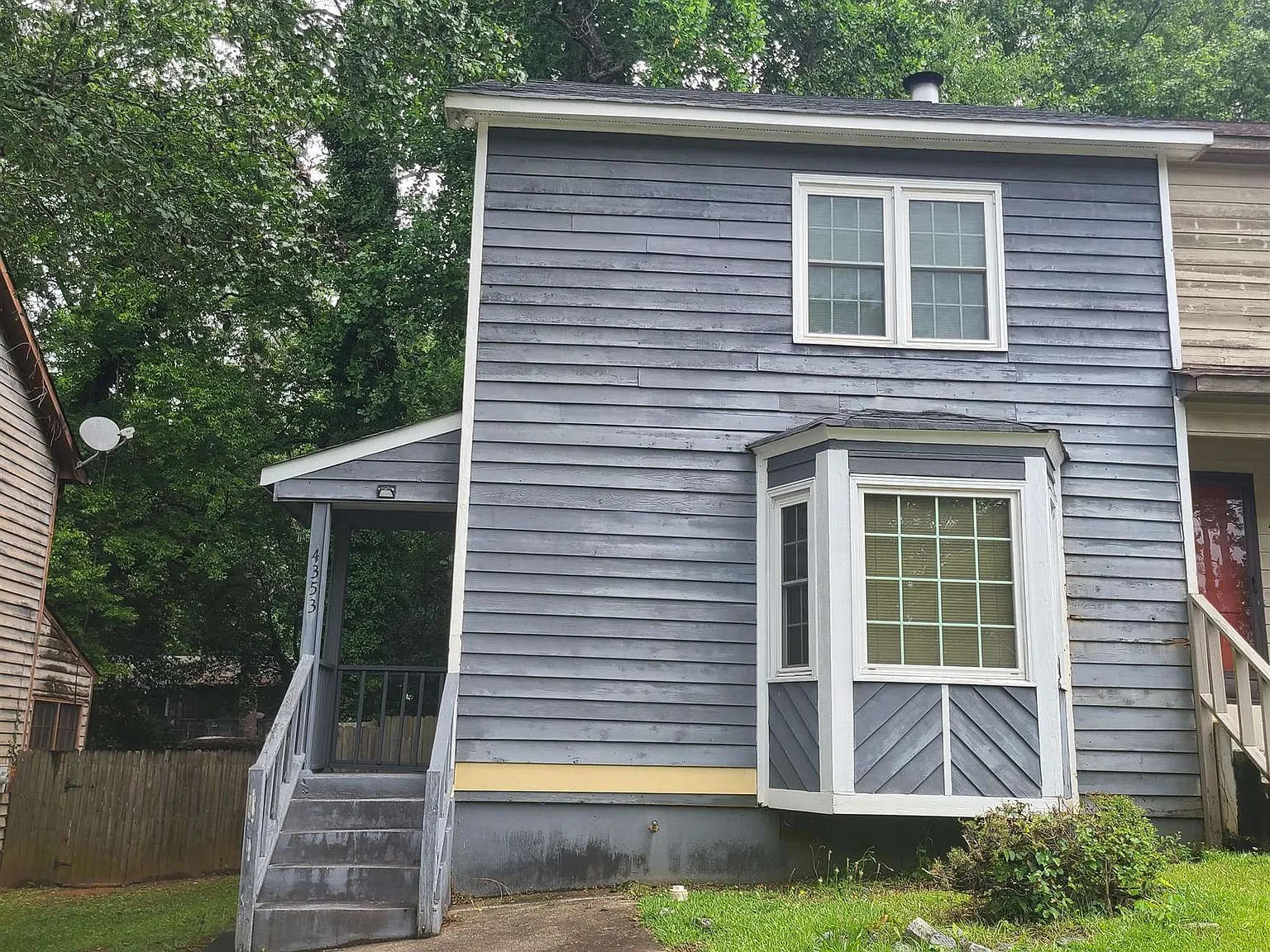 2 bed, 1.5 bath, 1108 sqft, $1,000 — Photo 1