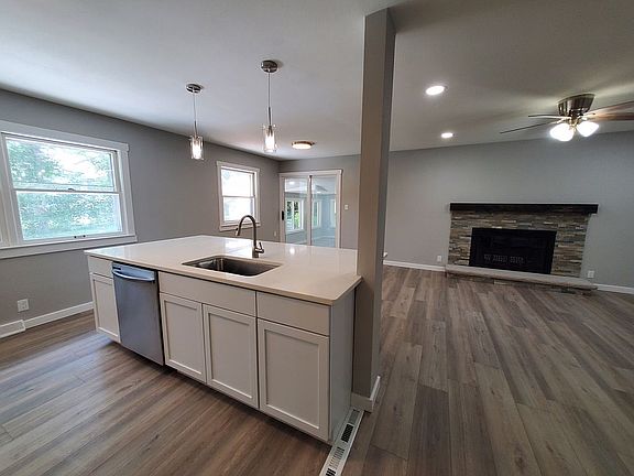 Quartz Countertops & Island