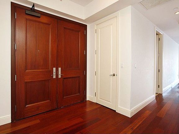 4th image of 1425 Brickell Ave APT 52B