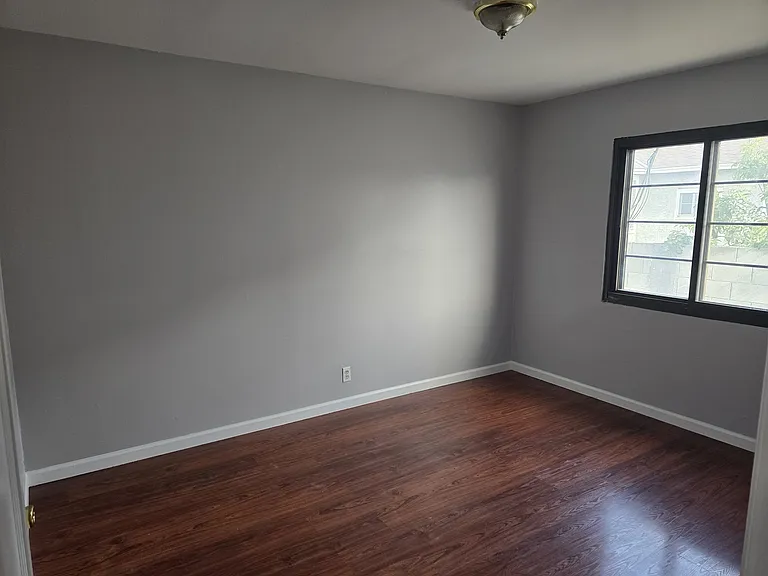 8927 Reading Ave #8927 — Photo 7