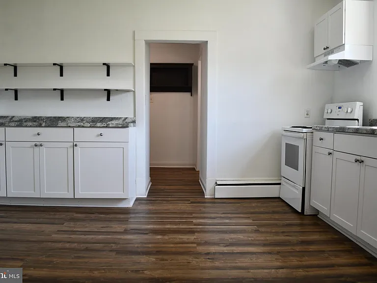 4 E Milby St — Photo 11