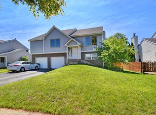 537 Monarch Dr, Crystal Lake, IL 60014