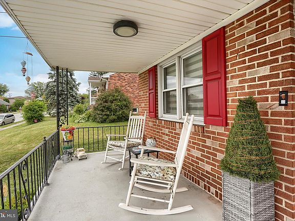 4th image of 2508 Eastwood Dr