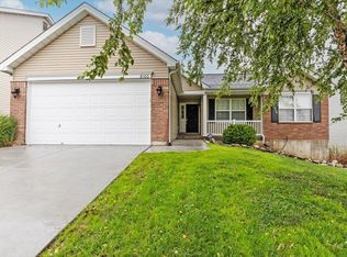 8100 Pinetop Dr, Saint Louis, MO 63129