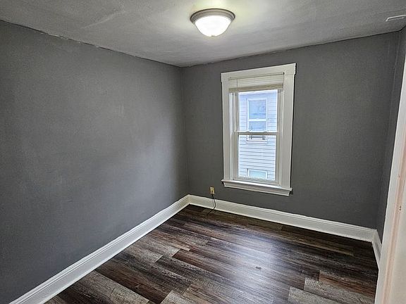 4th image of 3664 W 48th St APT 2