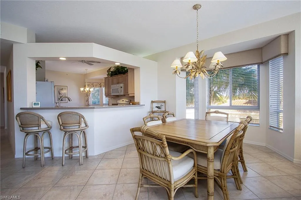 3 bed, 3.0 bath, 1813 sqft, $11,000 — Photo 2