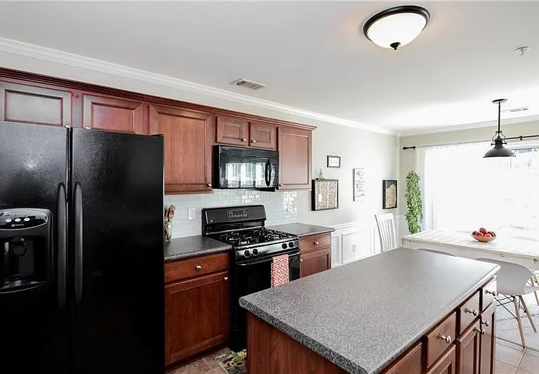 280 Balaban Cir — Photo 6
