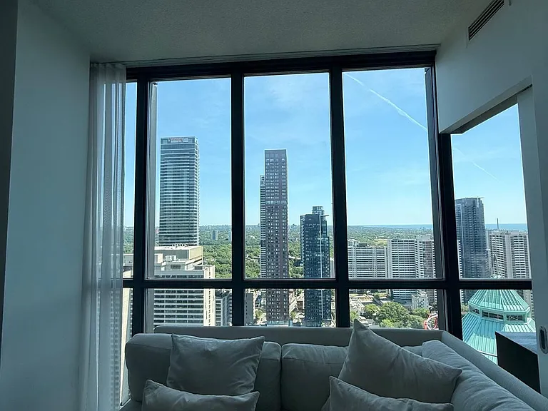 110 Charles St E #3506 — Photo 8