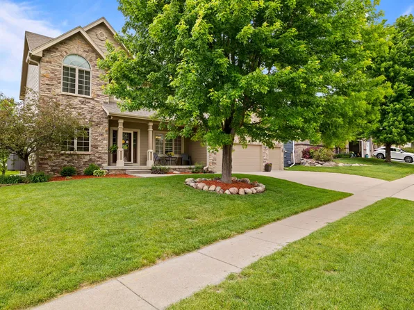 160 62nd St, West Des Moines, IA 50266