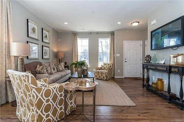 8007 Rutland Village Dr — Photo 17