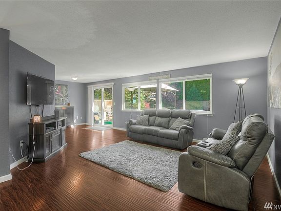 4th image of 22205 50th Ave E