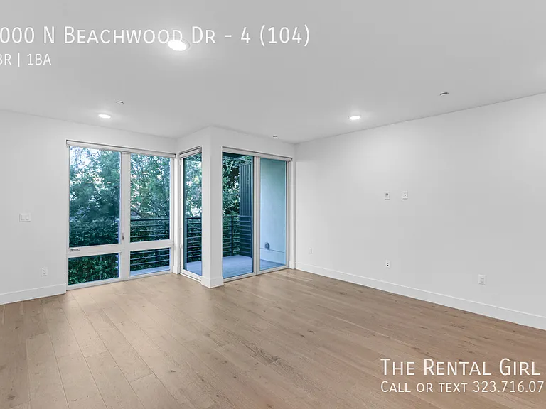 2000 N Beachwood Dr #4-104 — Photo 2