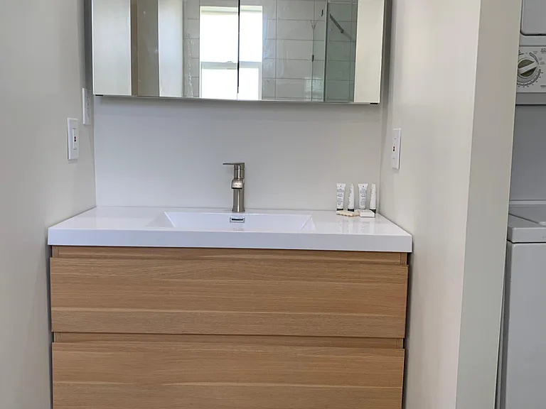 343 Stewart St #1/2 — Photo 6