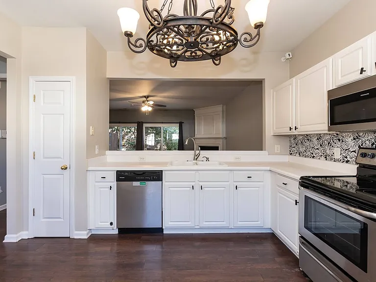 4254 Vienna Crest Dr — Photo 8