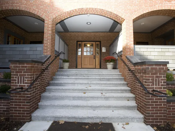 15 School St, Montague, MA