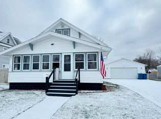 1412 W 3rd St, Dixon, IL 61021
