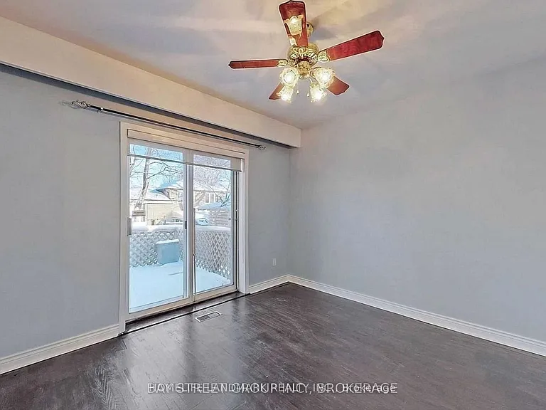 381 Osiris Dr — Photo 6