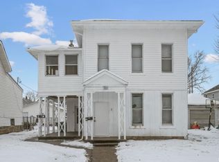557 6th Ave S, Clinton, IA 52732