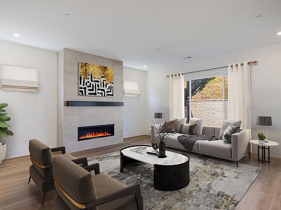 4th image of 455 W Juniper St