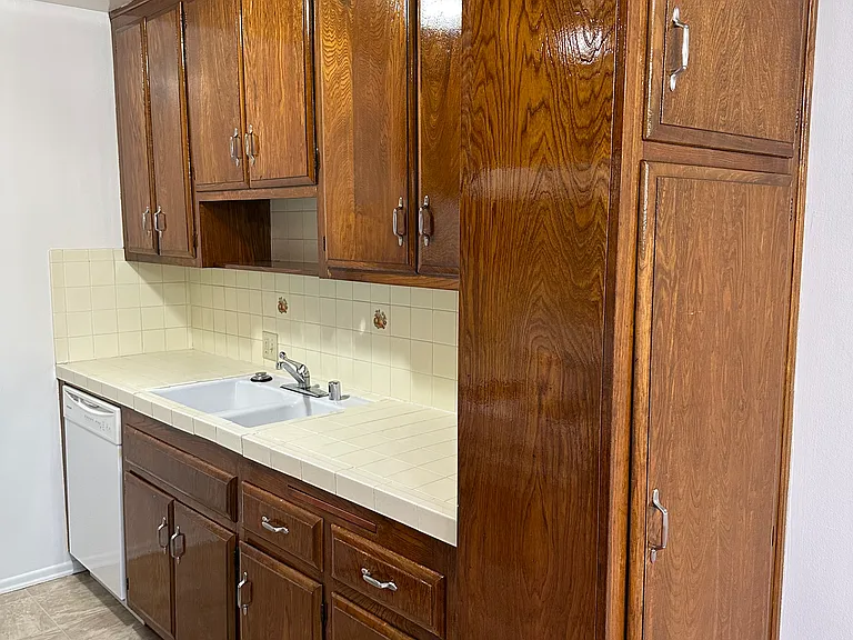 1411 N Poinsettia Pl #202 — Photo 7