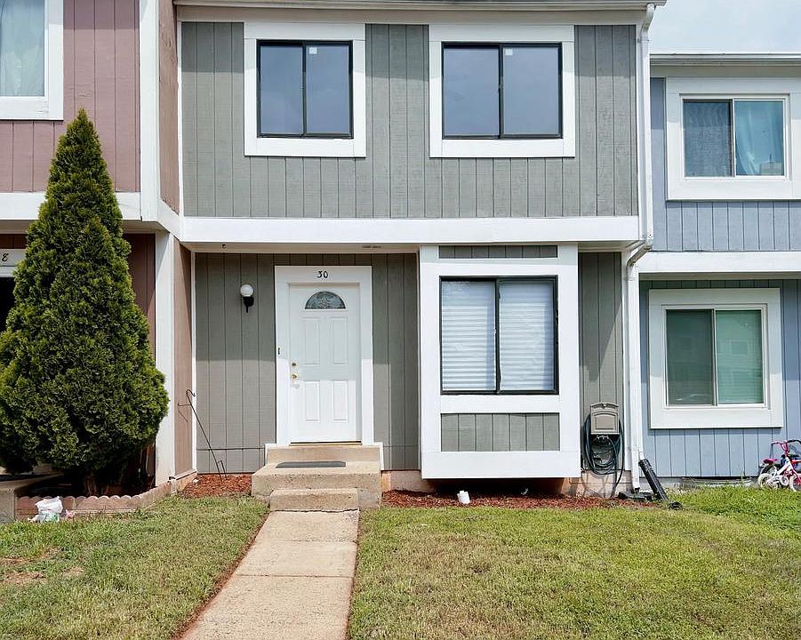 1st image of 30 Sugarland Square Ct