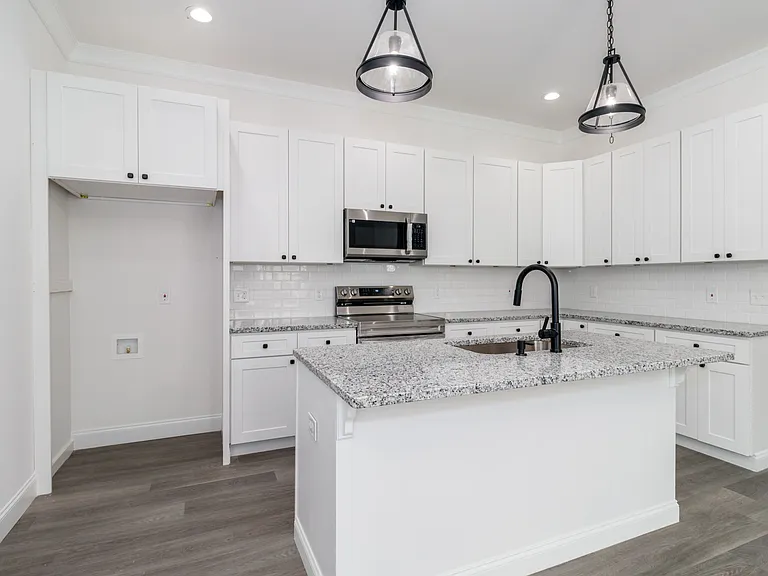 307 E Arch St — Photo 33