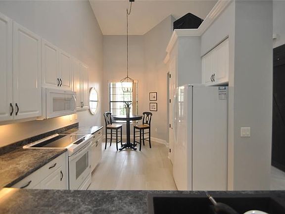 4th image of 14 River Park Dr S Unit 14