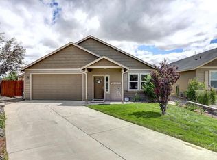 1853 NW Quince Tree Pl, Redmond, OR 97756