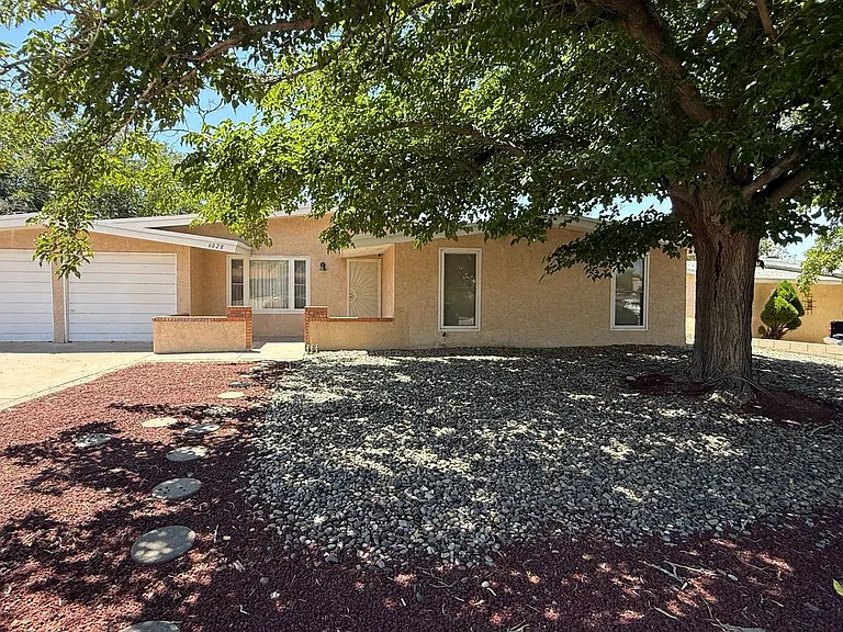 6028 Downey St NE — Photo 28