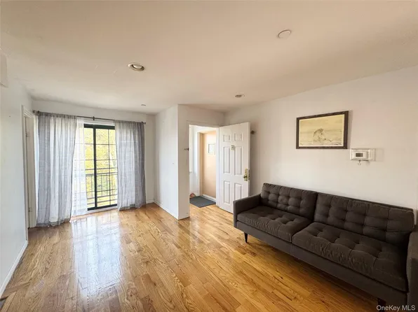 103-02 42nd Ave 4D, Corona, NY 11368
