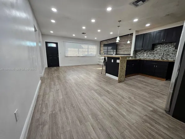 19601 NE Miami Ct, Miami, FL 33179