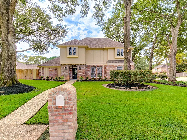 9115 Taidswood Dr — Photo 1